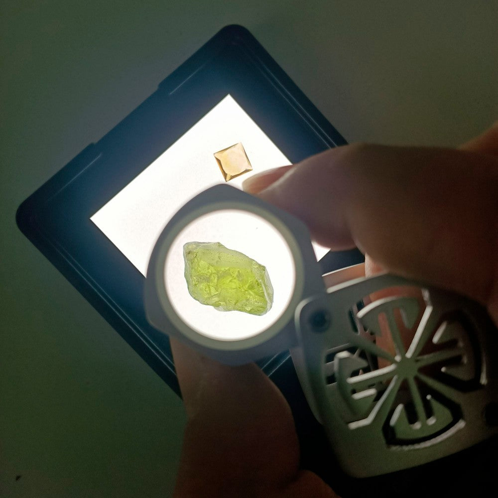 LED megvilágító panel gyémántok és drágakövek vizsgálatához